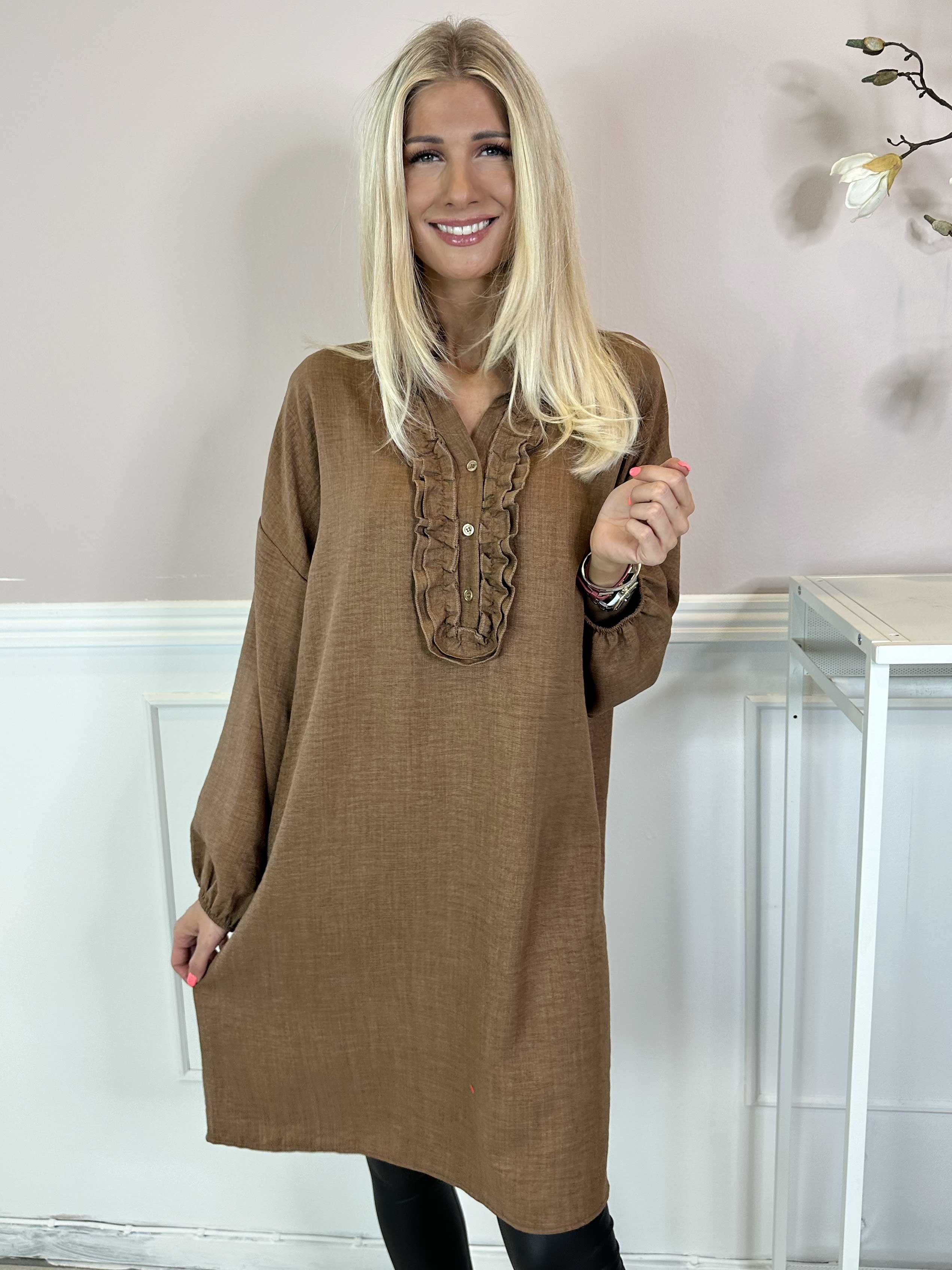 Cassia Plain - Tunikakjole med flæser ved brystet